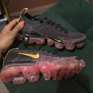 Nike Flyknit Sneakers